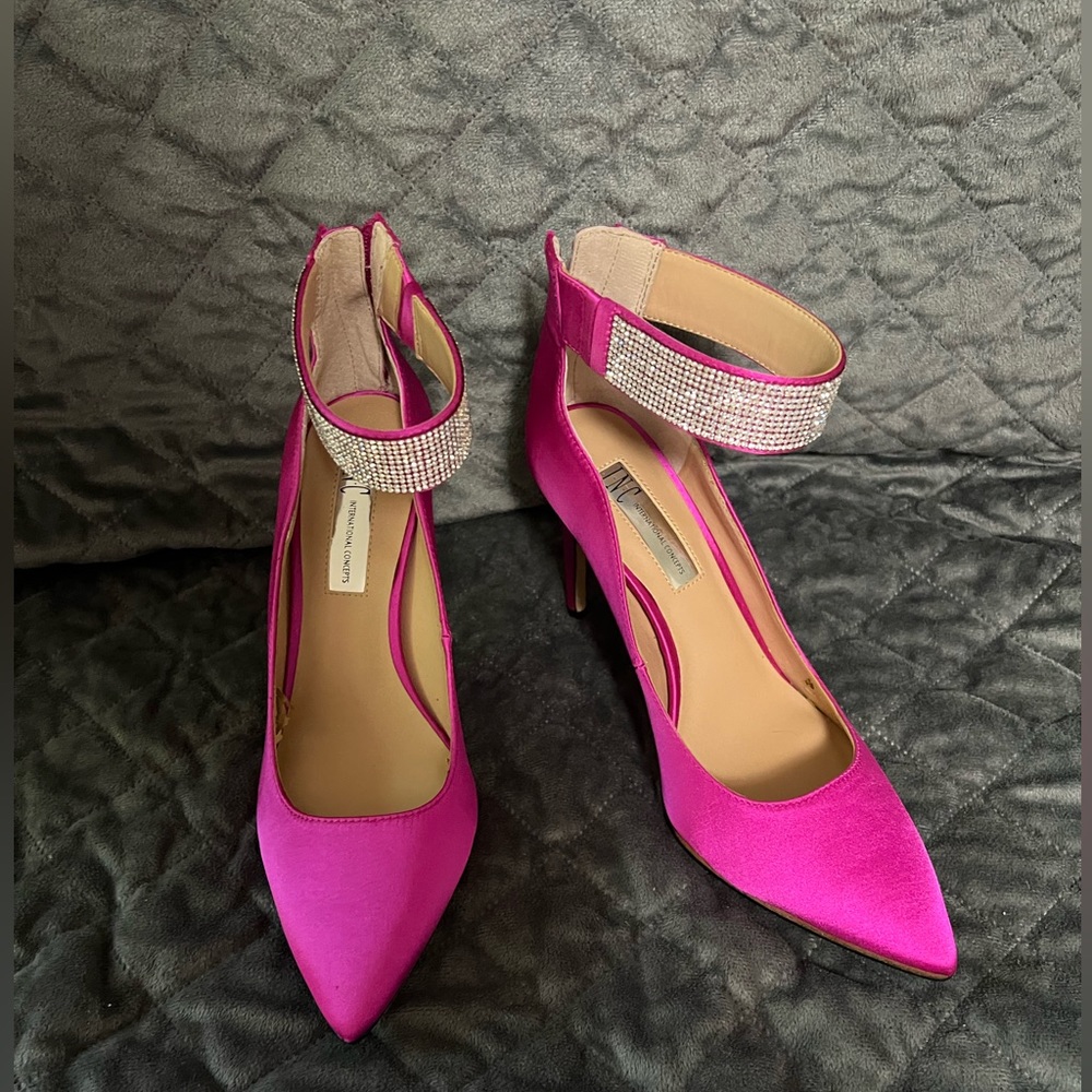 Never worn